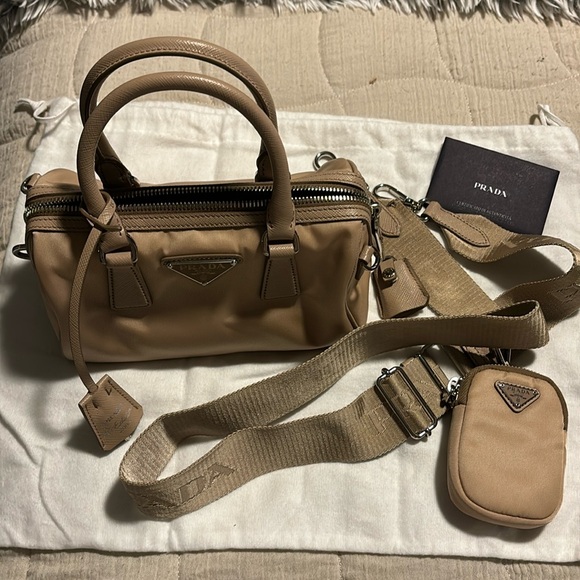 Prada Re-Edition 2005 Nylon Crossbody Bag with Strap/Wallet - 100% Authentic - Picture 1 of 11